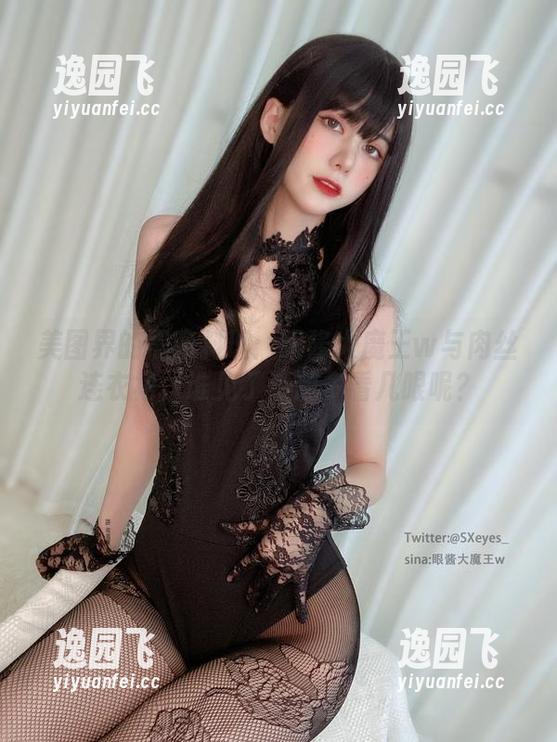 美图界的黑暗料理：眼酱大魔王w与肉丝连衣裙，谁见了不想多看几眼呢？