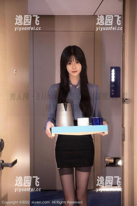 秀人网 - Elise谭晓彤高清制服照片，甜得像初恋的青涩
