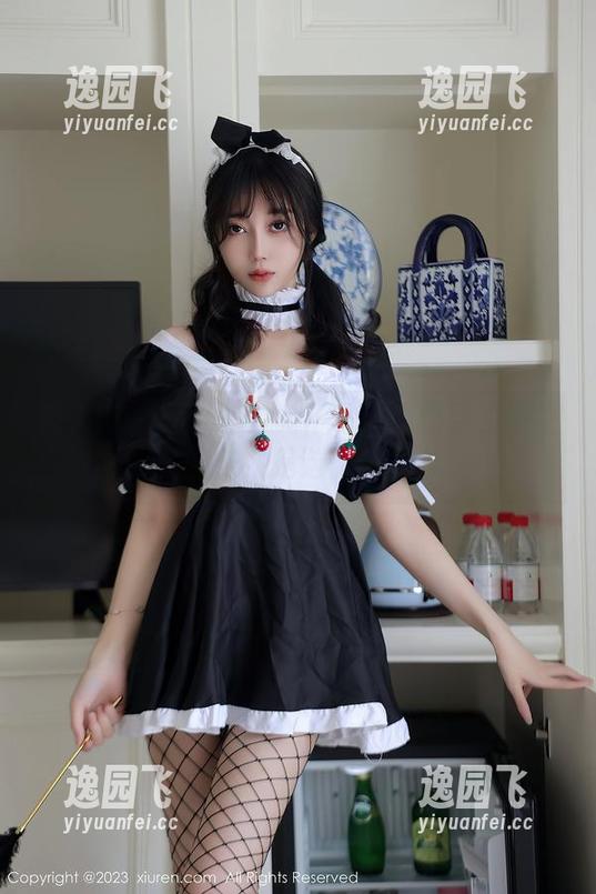 秀人网 - 夏馨瑶的女仆写真：想要的不是服务，是这份甜！