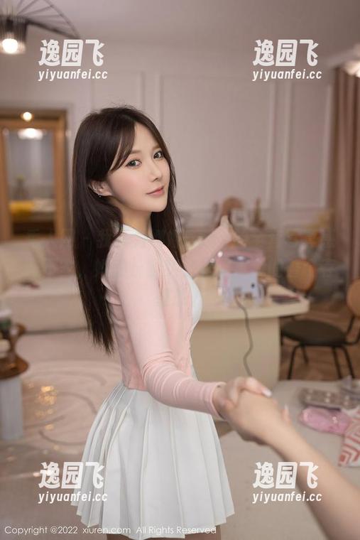 秀人网-娜娜baby 秀人网 - 我真为娜娜baby的全套写真感到不安,她的长腿实在是强过我的整个存在感。