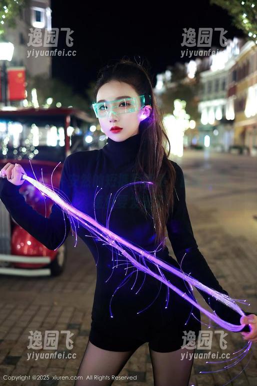 秀人网 - 安然的短裤写真集，最新力作，感觉要发光了