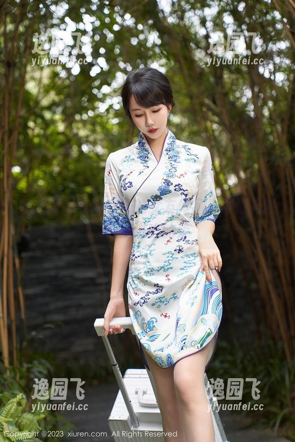 秀人网 - 安然在线的女友作品，像是无意间溜进去的梦