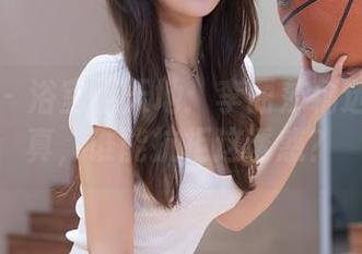 秀人网 – 浴室小天地：李丽莎精选湿身写真，谁能抗拒这诱惑？