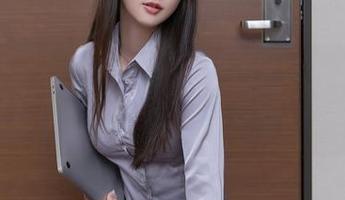 秀人网 – 林文文的红裙图册，掀起一阵风，真希望那风能带来些甜甜的气味。