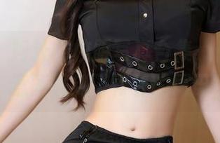 秀人网 – 阿汁的校服写真合集，似乎不经意间撞到了青春的尾巴