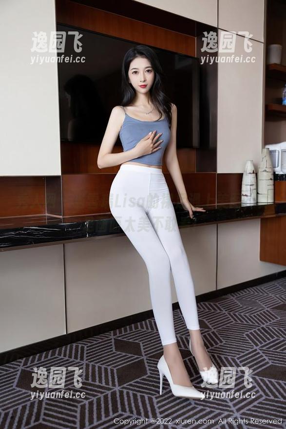 秀人网 - 当雪瑞Lisa的裸足遇上美图，真是画面太美不敢看！