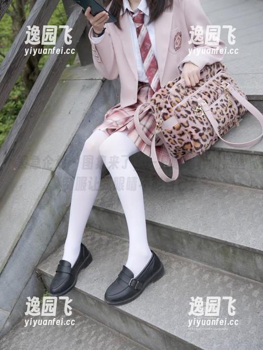 紧急企划 - 图集来了，一只喵喵梓的黑丝制服让我眼睛不能自已？