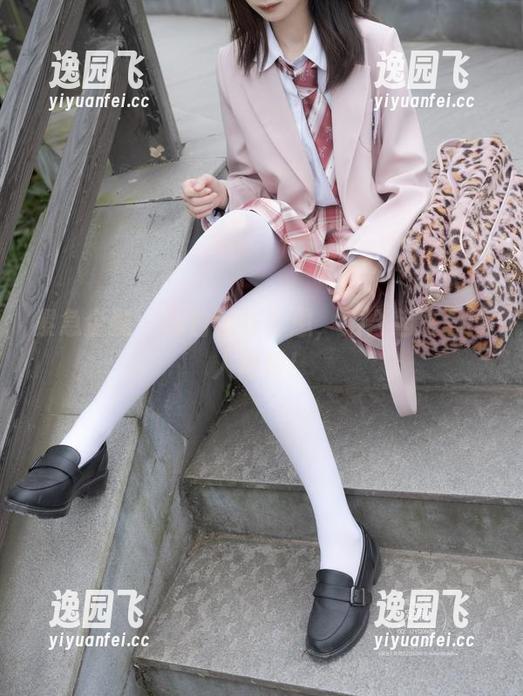 紧急企划 - 厚白丝与小恩，组合起来惹得人出神！