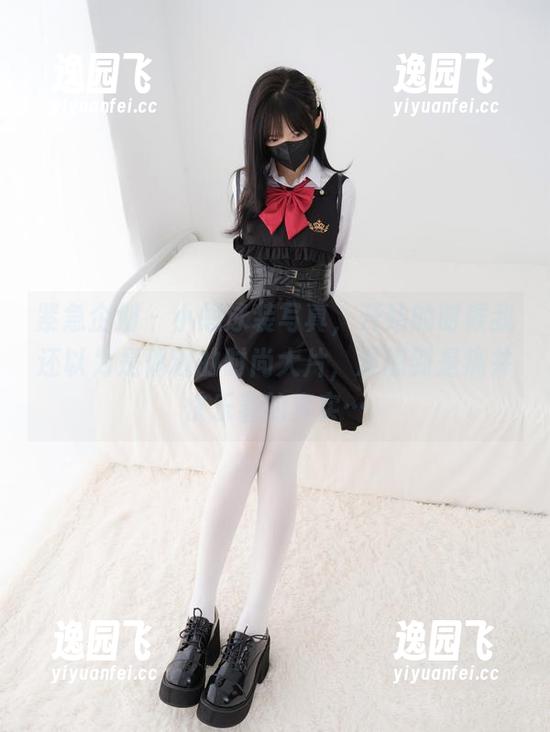 紧急企划 - 小恩泳装写真，开始的时候我还以为是偶遇的时尚大片，没想到是痛并快乐着的真实…