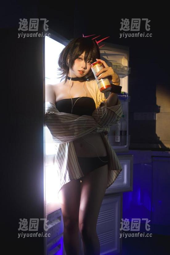 纸悦Etsu_ko独家图集：让人意外的私房背心与触手的互动