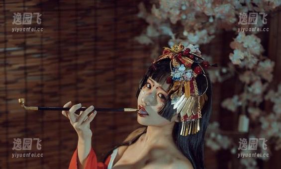 透视芊川一笑MNK的定制图集，黑暗护士也可以很有个性