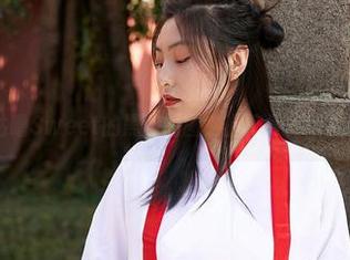 蜜桃社 – 咕噜Sweet的黑丝原图，上演身体线条的迷人游戏