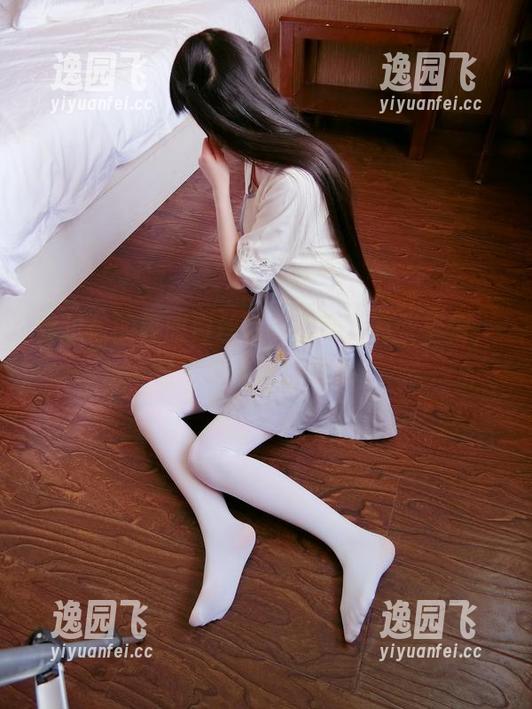 西尔酱的校服白丝写真图册，有些事情，是不是该留给想象？
