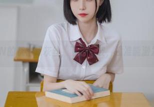 许岚LAN的灰裙和灰丝，下载一波，没准能激发灵感！