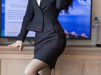 语画界 – 照片上的沐若昕，和服似乎在偷偷低语？