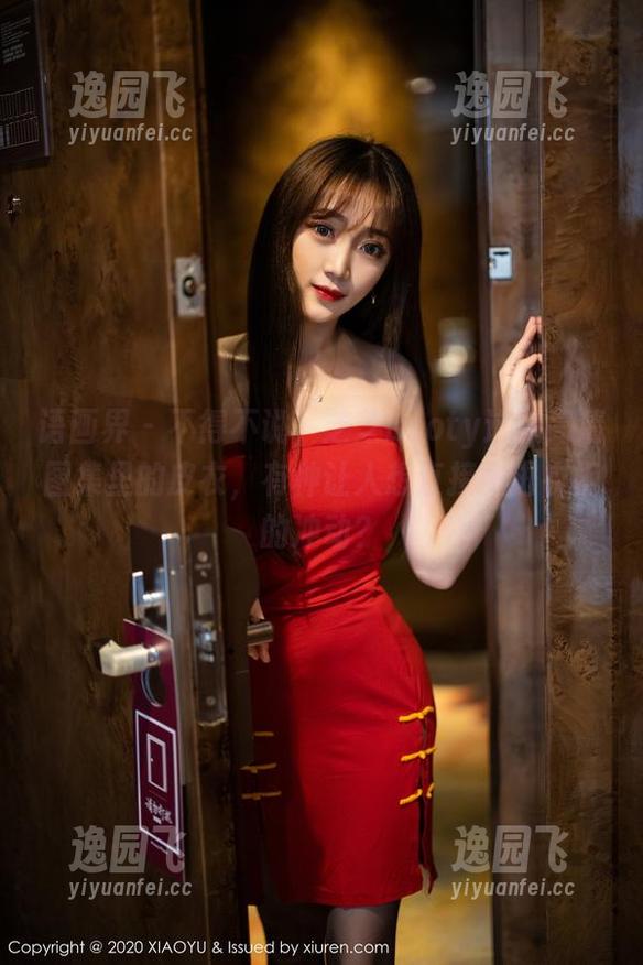 语画界 - 不得不说，芝芝Booty这张高清图集里的皮衣，有种让人想直接搬进衣柜的冲动？