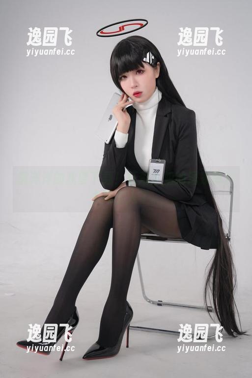 懒洋洋的我要下载！轩萧学姐的居家图片太吸引人了。