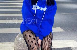 微密圈 – 陈佩奇的清新背影：写真图册里，总有一种魔力让你停下脚步，再多想一想。