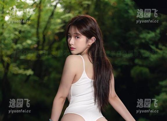 雯妹不讲道理 套图分享来啦!雯妹不讲道理穿上这绵羊白色绑带,谁忍心不捧她呢?