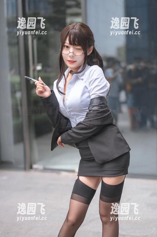 高清里的香草喵露露，瑜伽的一呼一吸间抢了我的眼