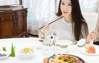 魅妍社 – 高清分享，Jenny佳妮的礼服之旅，真有点不太一样哦！