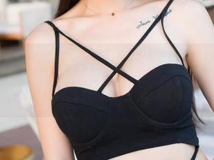 魅妍社 – 全部集合！小沫琳与她的丝袜们，谁能抗拒这些姿势呢？
