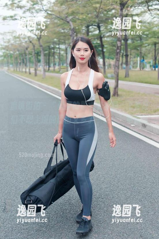 魔镜街拍 - “曼曼的职业装套图，工作狂们不想上班的理由又多了一条！”更新啦！